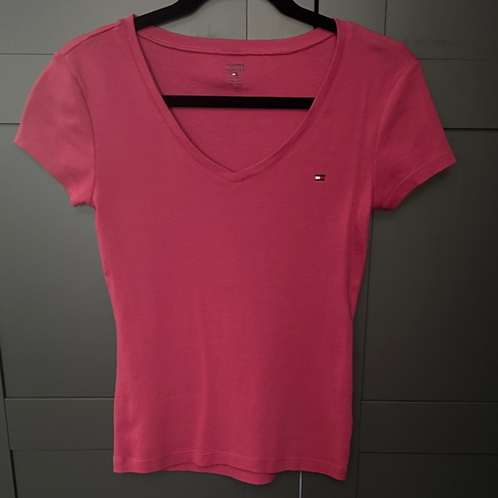 Tommy Hilfiger Women's Short Sleeve Pink Tee. Size Small.